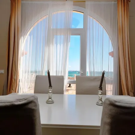 Apartamentos En Puerto Sherry Junto Al Mar, Solo Para Familias Y Parejas Apartment *